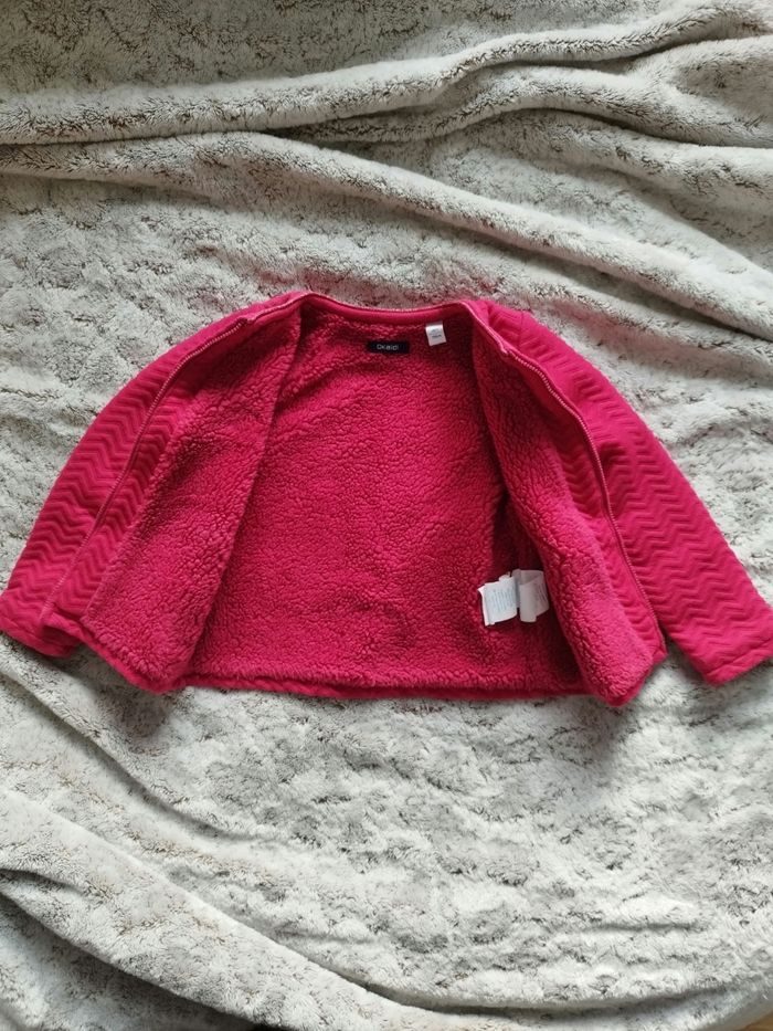 Veste rose framboise taille 4 ans doublée Okaidi - photo numéro 2