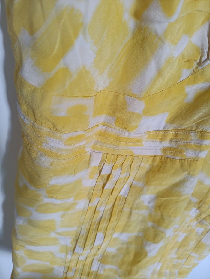 Top en SOIE jaune à motifs abstraits fines bretelles vintage - photo numéro 2
