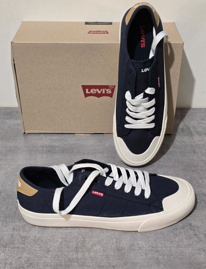 Basket homme levi's taille 43 - photo numéro 2