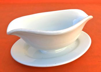 Saucière sur dormant  Porcelaine blanche Manufacture Schlaggenwald