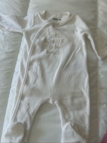 Lot bodies fille + pyjama