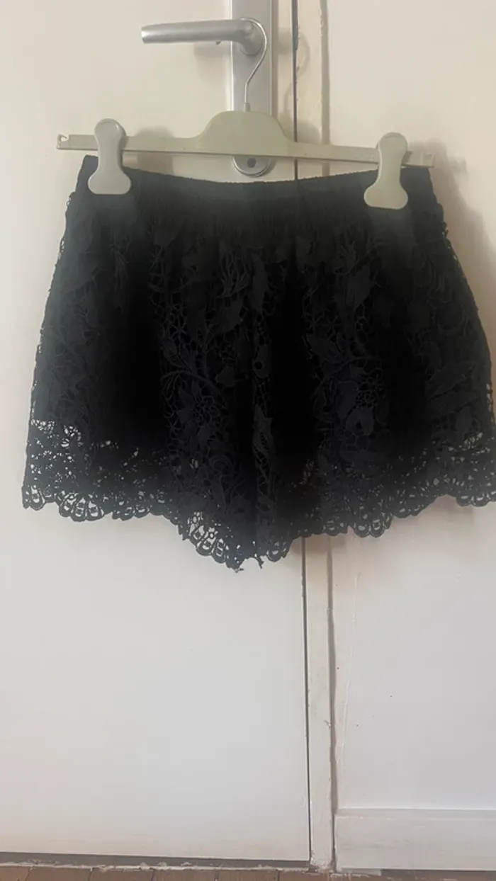 Short noir
