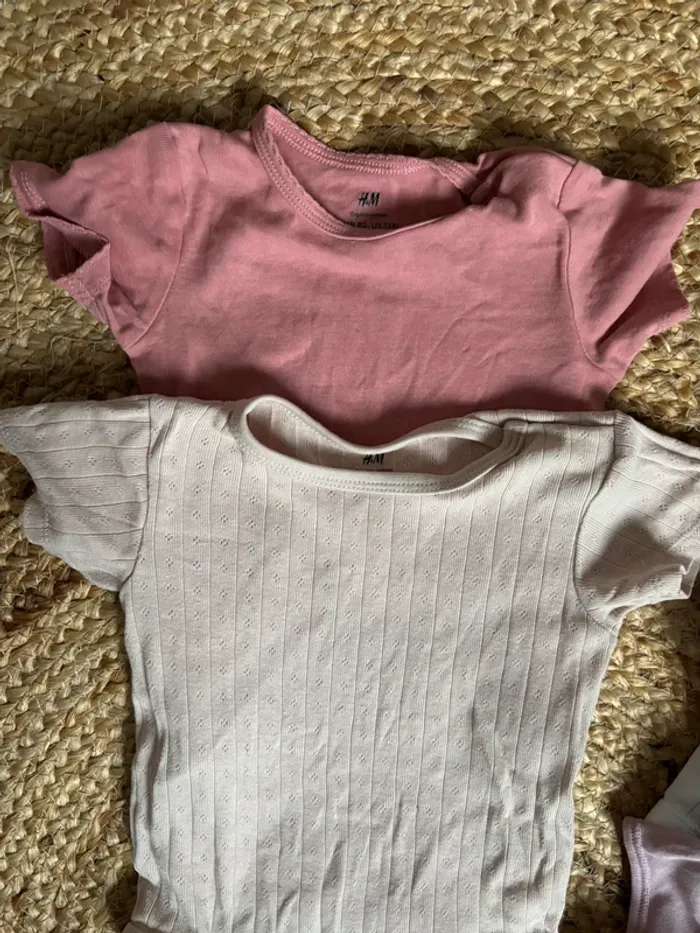 Lot de 7 bodys Mc Primark H&M 12 mois parfait état - photo numéro 2