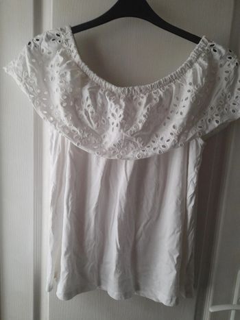 T-shirt col bardot blanc broderies