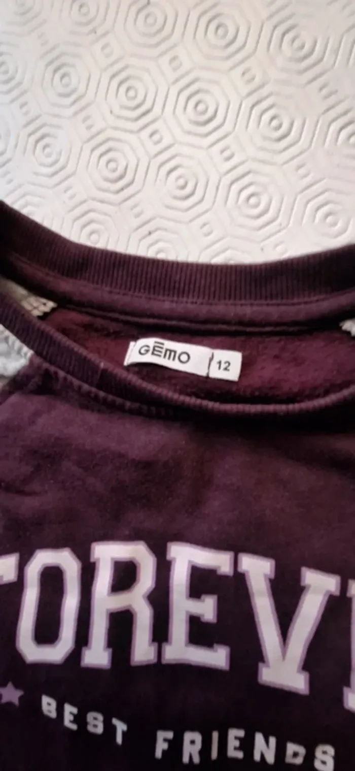 Lot 3 sweats et un tee shirt - photo numéro 11
