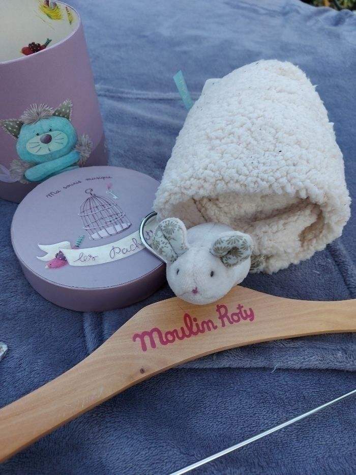 Lot naissance fille collection Les Pachats Moulin Roty neuf avec gigoteuse - photo numéro 4