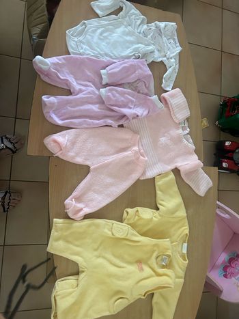 Vêtement taille 1 mois