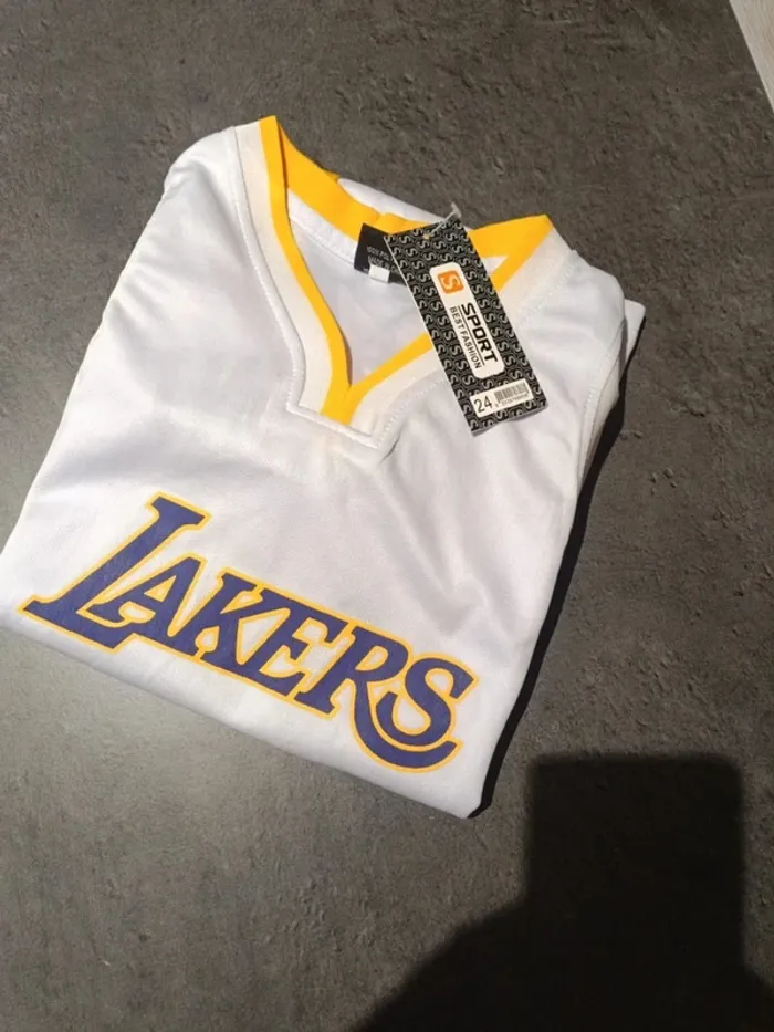 Tenue NBA Los Angeles Lakers Kobe Bryant blanc. T.24 - photo numéro 4