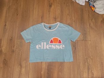 Top ellesse