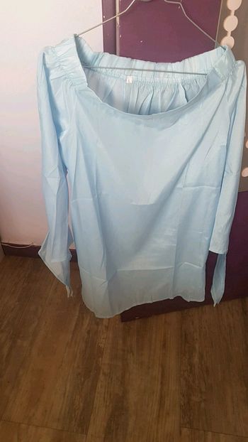 Blouse bleu ciel taille L