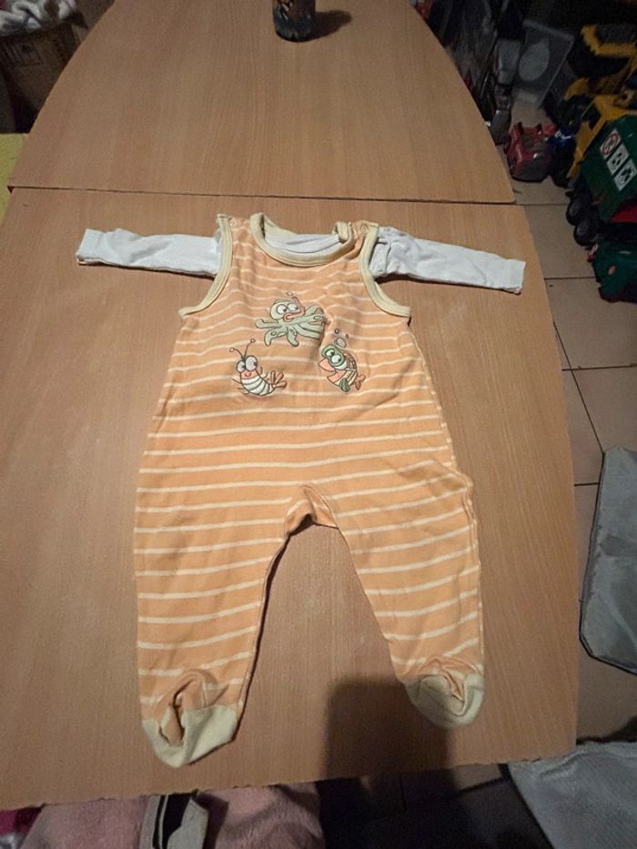 Petit ensemble /pyjamas léger taille 6 mois - photo numéro 2