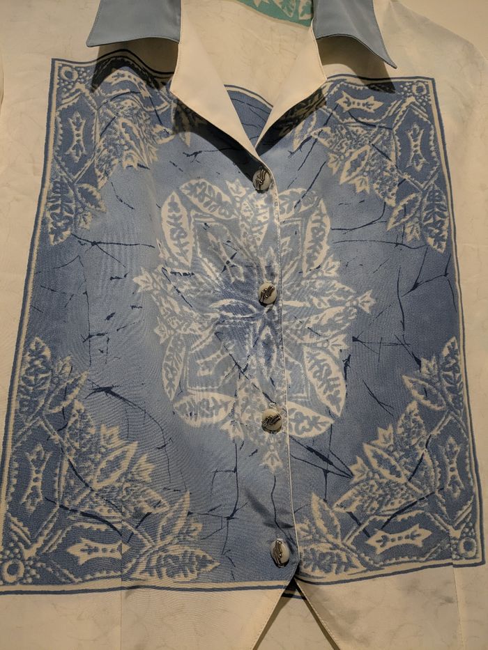Magnifique chemise vintage soyeuse Estee Lise blanc écru, beige et bleue. Taille 42/44 - photo numéro 2
