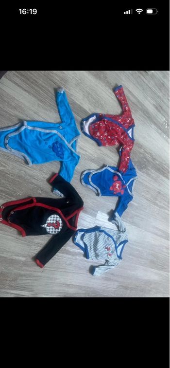 Lot de 5 body bébé 