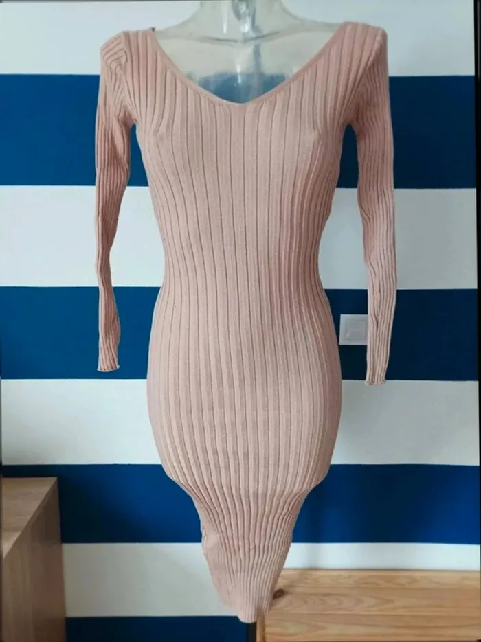Robe pull manches longues côtelé vieux rose neuve Shein taille M (38)