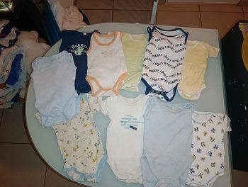 Lot de 10 bodies