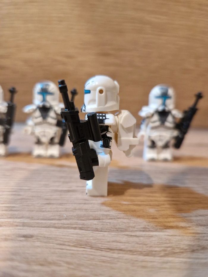 Figurines type lego 4 clones blanc star wars - photo numéro 3