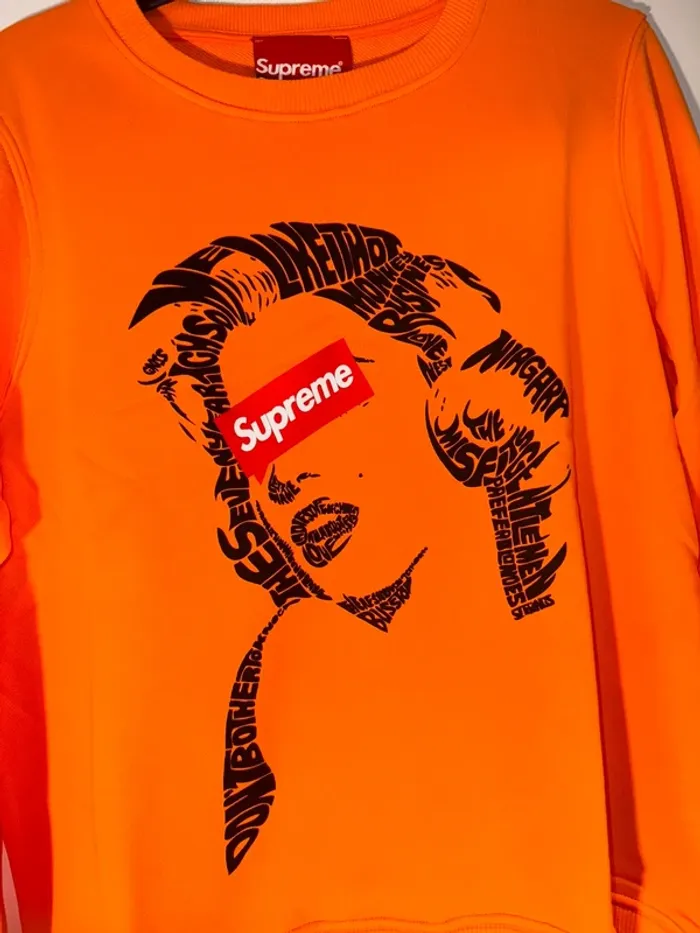 Pull Supreme Taille L - photo numéro 2