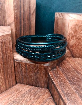 Bracelet tressé en cuir– 21 cm – Fermoir magnétique – Style bohème, rock & vintage – Mixte
