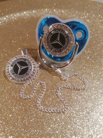 Tétine Mercedes-Benz