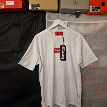 Supreme tee-shirt unisexe taille XL.