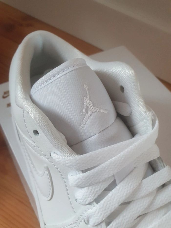 Nike Air Jordan 1 Low "full white" (36) - photo numéro 4
