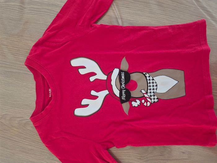 T-shirt Kiabi 4 ans rouge – Motif rennes 🌟 - photo numéro 4