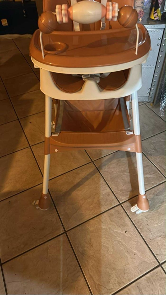 Chaise haute - photo numéro 4