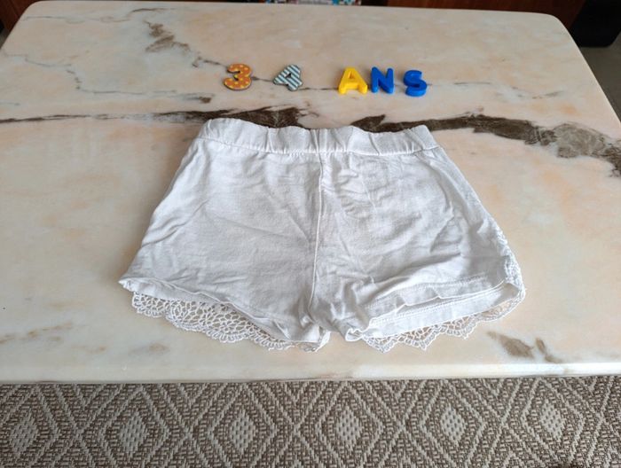 Short blanc fille Primark 3-4ans - photo numéro 2