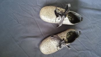 Chaussures à paillettes argentées