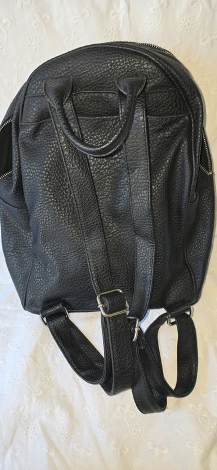 Sac à Dos ou cartable   très  bonne Etat - photo numéro 9