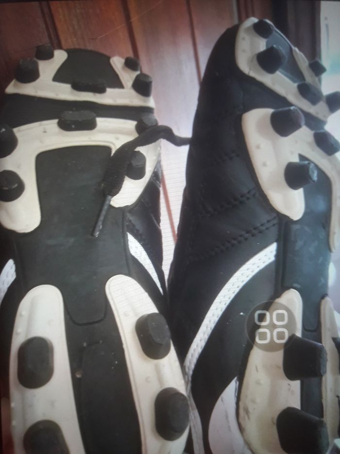 Chaussures de football - photo numéro 3