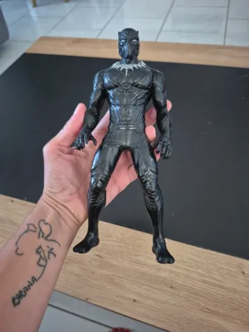 Figurine black panther