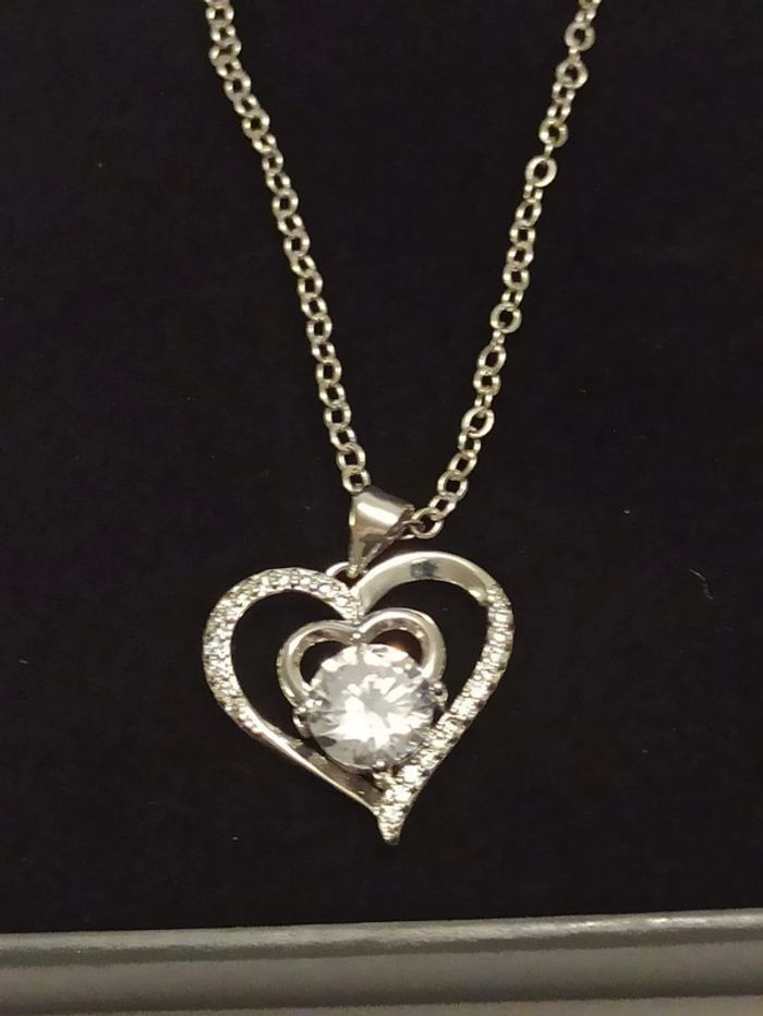 Collier avec pendentif double coeur - photo numéro 2