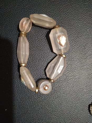 Bracelet coloris nude à strass