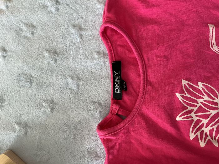 teeshirt manches courtes rose fuchsia impression ananas jaune 18 mois DKNY - photo numéro 8