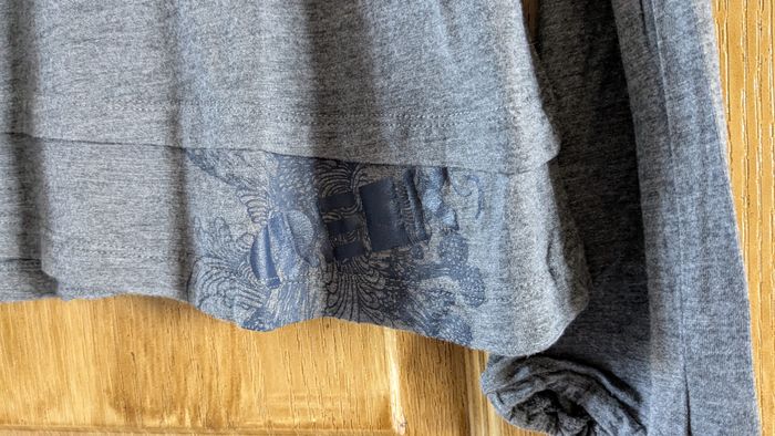 Tee-shirt "fantaisie" à manches longues. - photo numéro 4