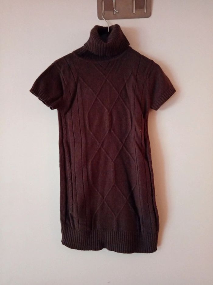 Jolie robe pull marron. 6 ans