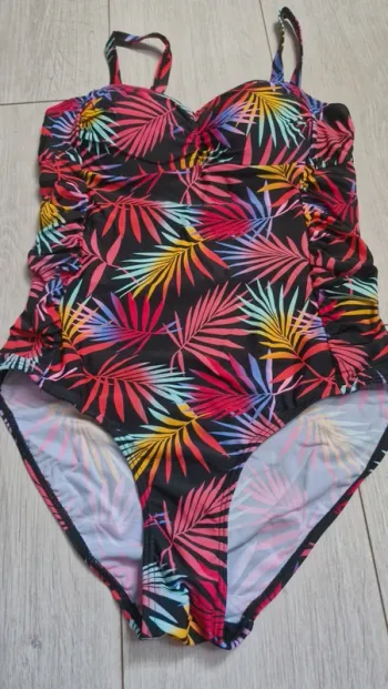 Maillot de bain neuf taille M