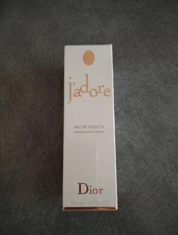 Eau de toilette neuf j'adore de Dior