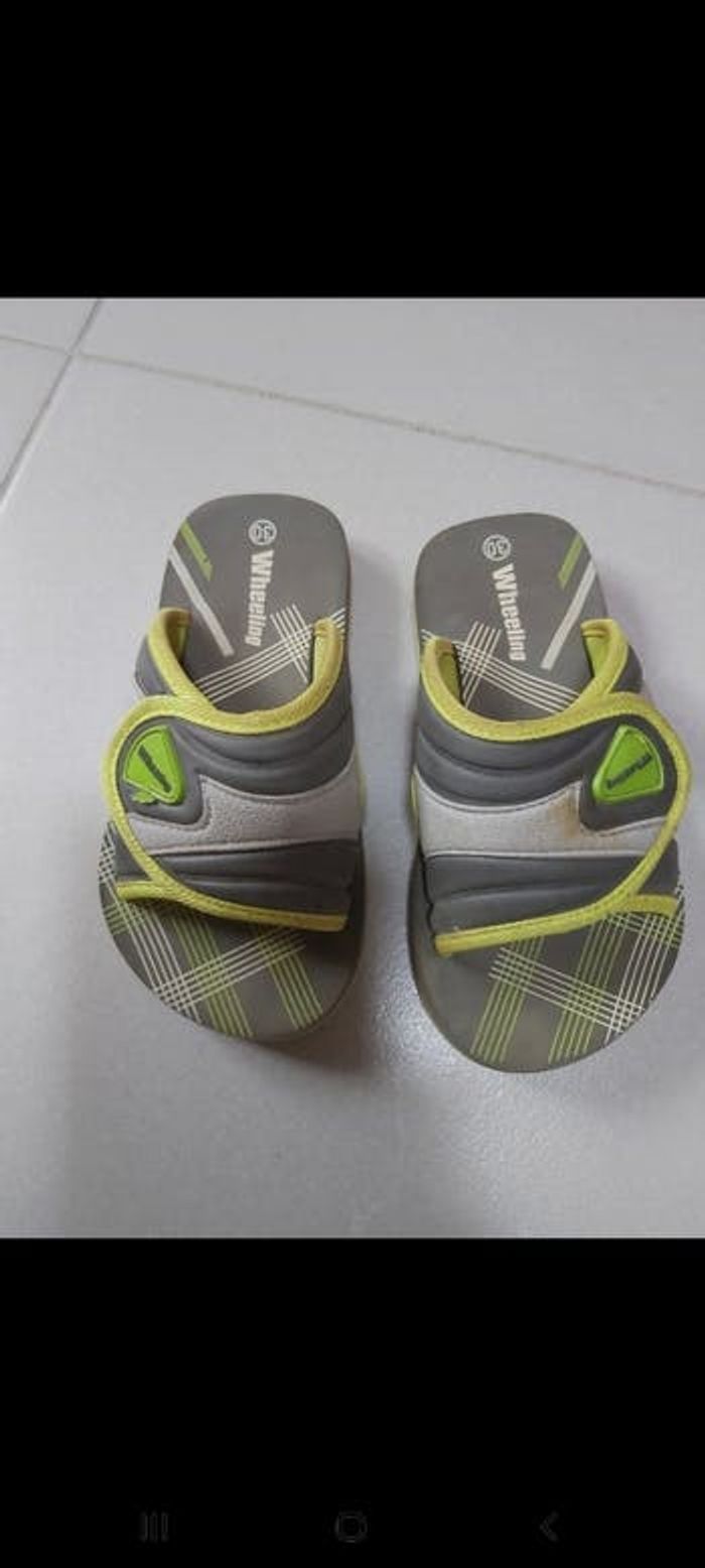 Tong de plage à scratch Pointure 30