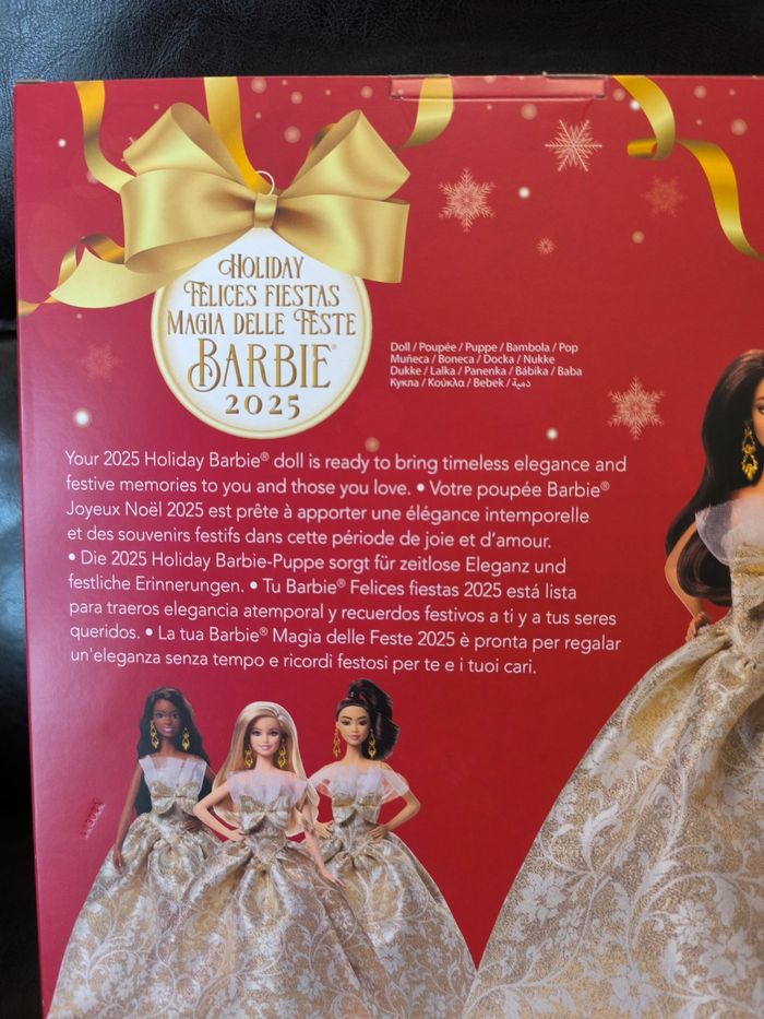 Barbie joyeux noël 2025 neuf jamais ouvert - photo numéro 4