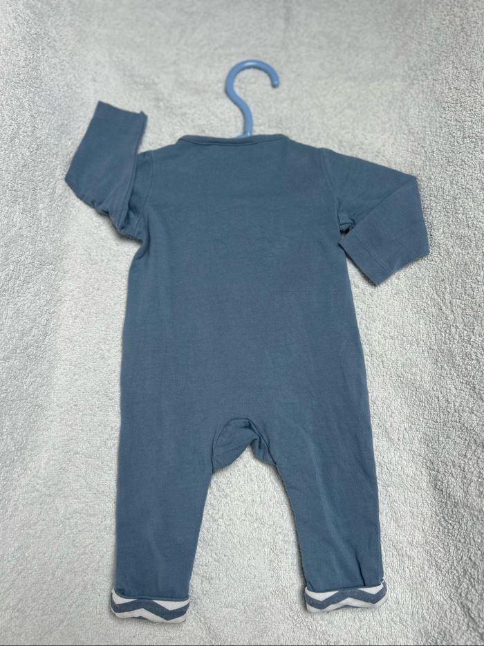 Combinaison taille 1 mois - photo numéro 2