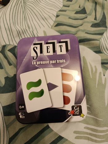 Jeu de société SET la preuve par 3