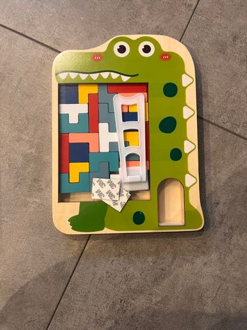 Puzzle en bois crocodile type tetris