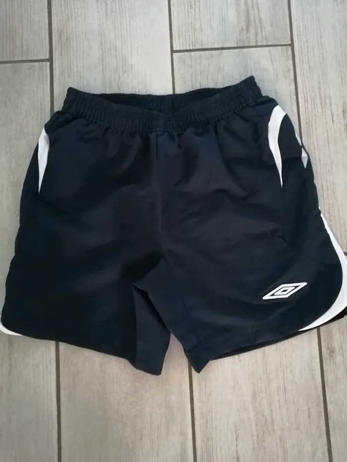 Short Umbro 10 ans neuf