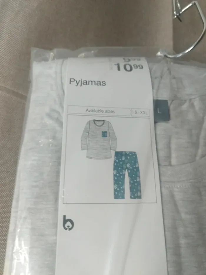 Pyjama deux pieces - photo numéro 2