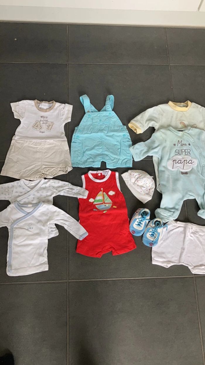 Lot 10 vêtements bébé
