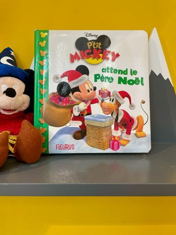 Livre P'tit Mickey attend le père Noël Disney Fleurus 0 - 5 ans