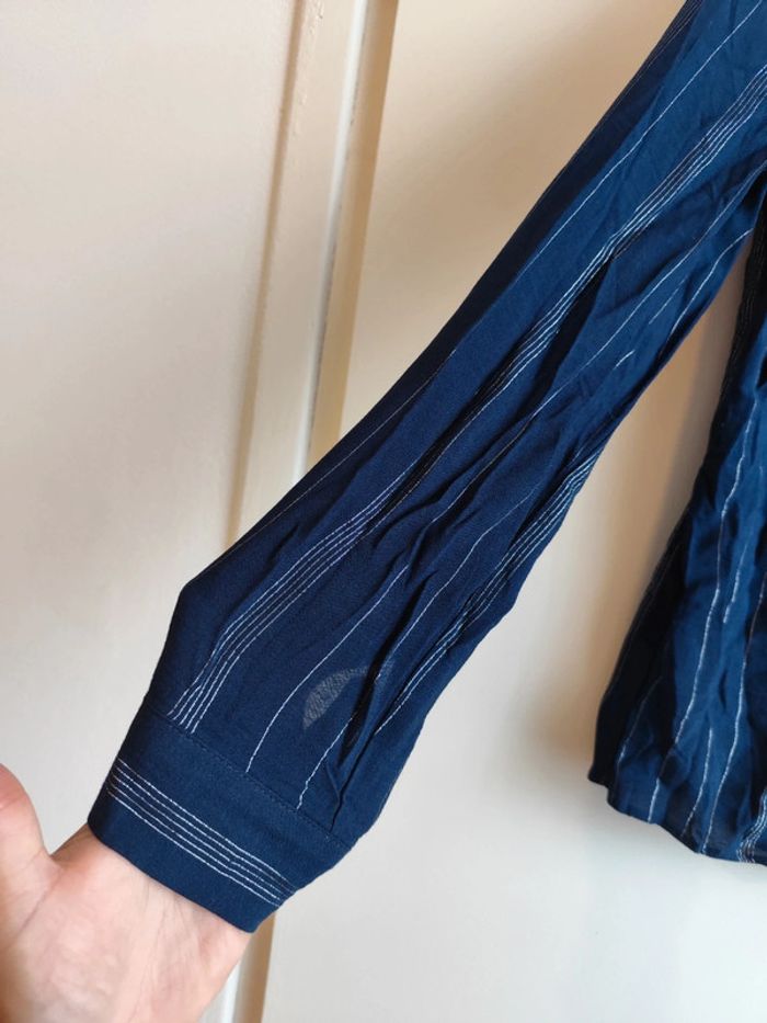 Chemise légère bleu marine à liseré argenté taille 34 Etam - photo numéro 4