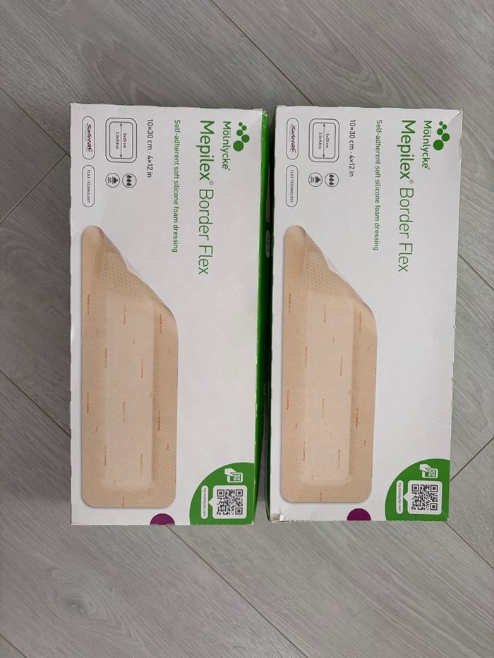 2 Boîtes de pansements mepilex border neuf.